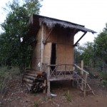 Notre bungalow sur la piste de Sekong à Paksong, au milieu de nulle part !