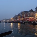 A l'aube, sur le Gange